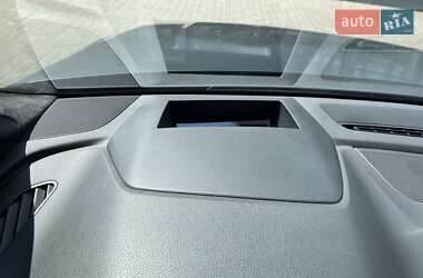 Позашляховик / Кросовер Audi Q7 2017 в 