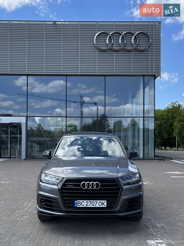 Позашляховик / Кросовер Audi Q7 2017 в Львові