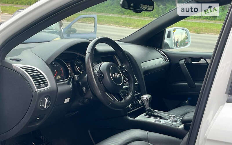 Внедорожник / Кроссовер Audi Q7 2012 в Черновцах