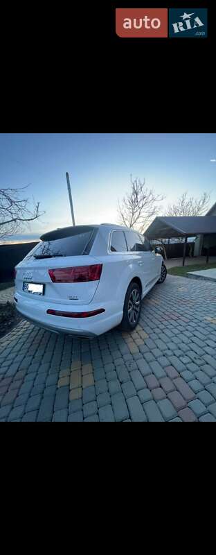 Внедорожник / Кроссовер Audi Q7 2017 в Дрогобыче