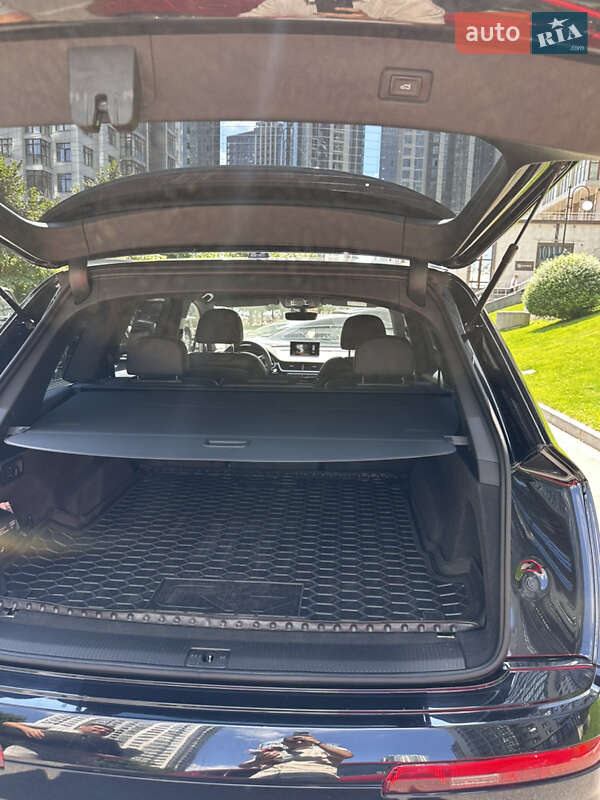 Внедорожник / Кроссовер Audi Q7 2017 в Киеве