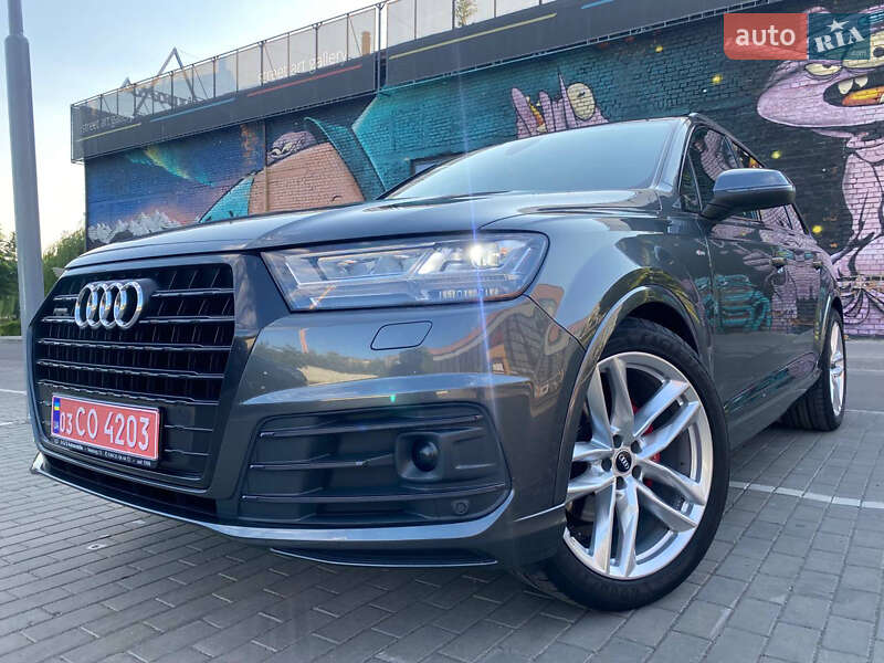 Позашляховик / Кросовер Audi Q7 2016 в Луцьку