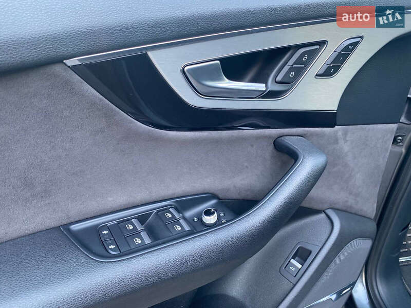 Позашляховик / Кросовер Audi Q7 2016 в Луцьку