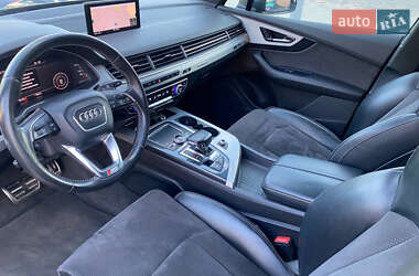 Позашляховик / Кросовер Audi Q7 2016 в 