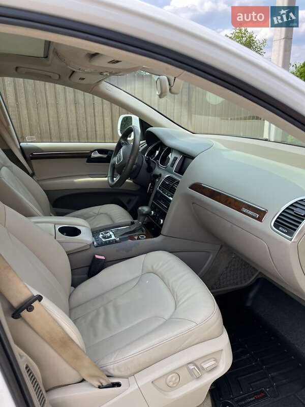 Позашляховик / Кросовер Audi Q7 2011 в Самборі