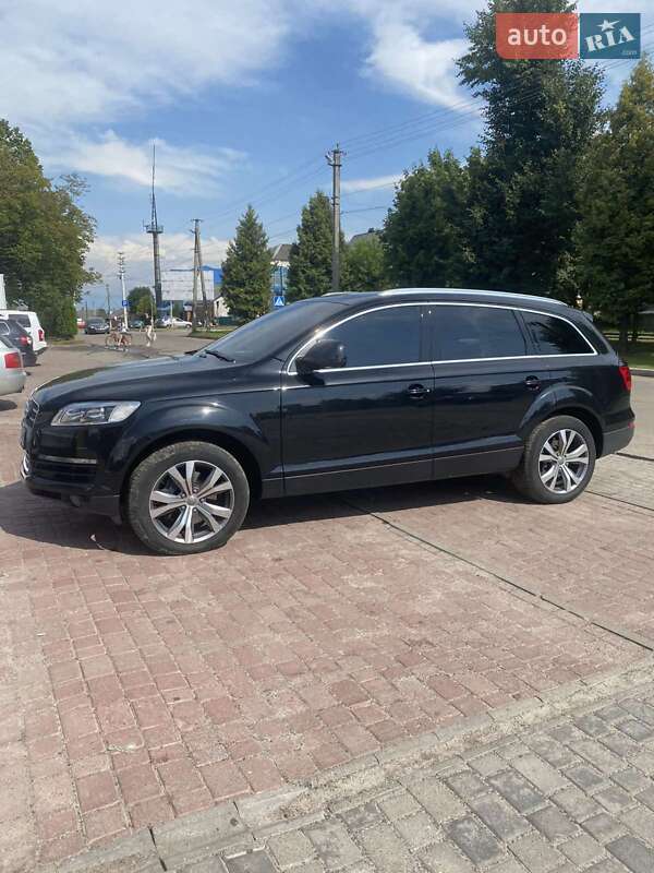 Внедорожник / Кроссовер Audi Q7 2007 в Рокитном