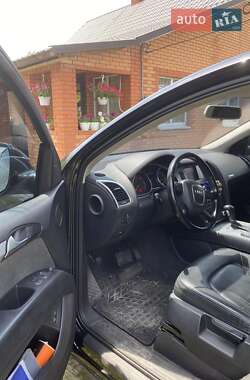 Внедорожник / Кроссовер Audi Q7 2007 в Рокитном