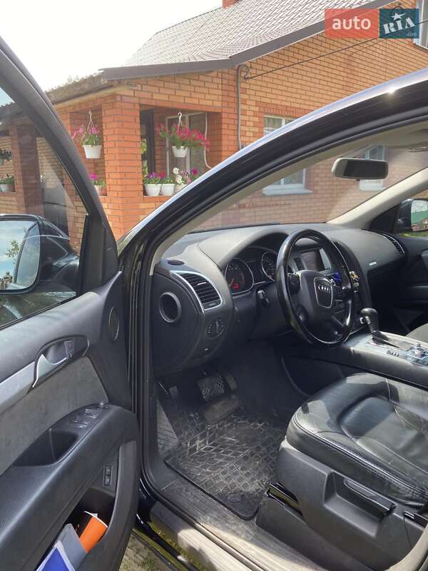 Внедорожник / Кроссовер Audi Q7 2007 в Рокитном