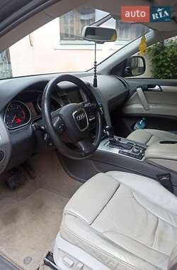 Позашляховик / Кросовер Audi Q7 2007 в 