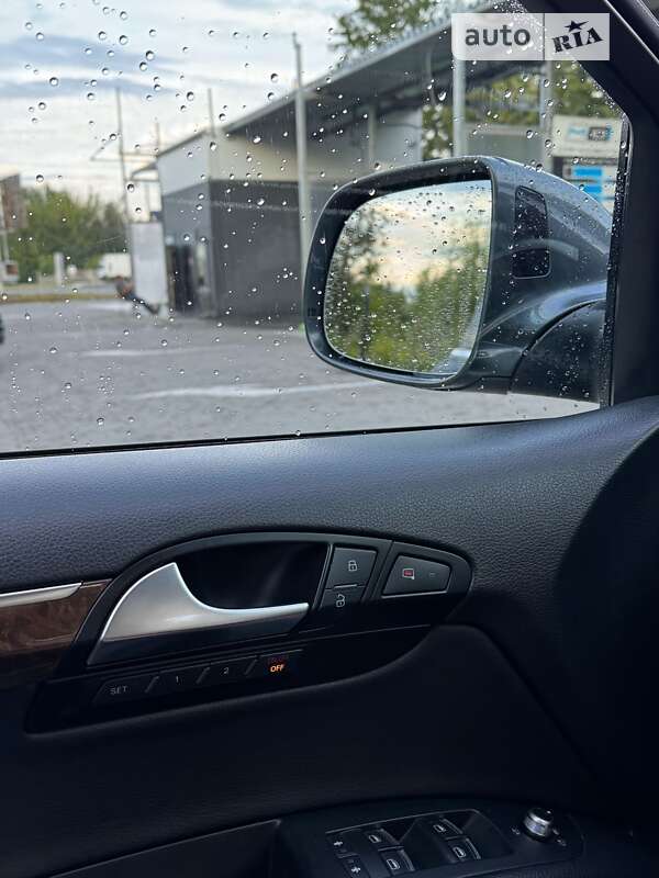 Внедорожник / Кроссовер Audi Q7 2012 в Луцке