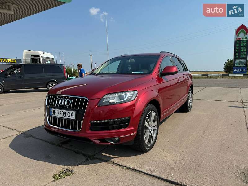 Внедорожник / Кроссовер Audi Q7 2011 в 