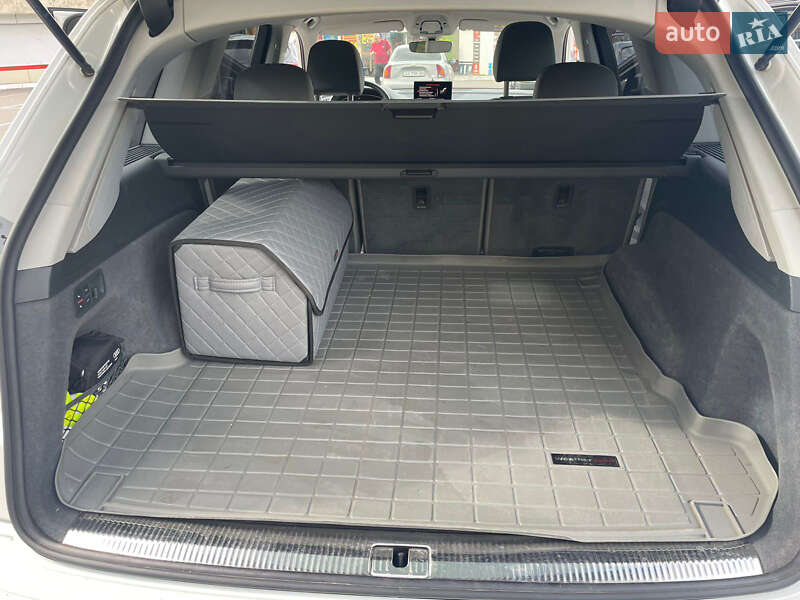 Внедорожник / Кроссовер Audi Q7 2017 в Харькове