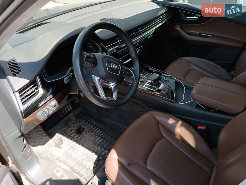 Позашляховик / Кросовер Audi Q7 2019 в Львові