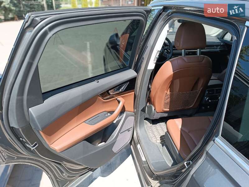 Позашляховик / Кросовер Audi Q7 2019 в Львові