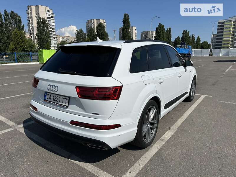 Позашляховик / Кросовер Audi Q7 2016 в Черкасах