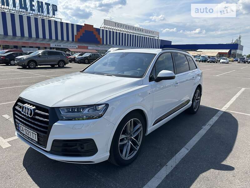 Позашляховик / Кросовер Audi Q7 2016 в Черкасах