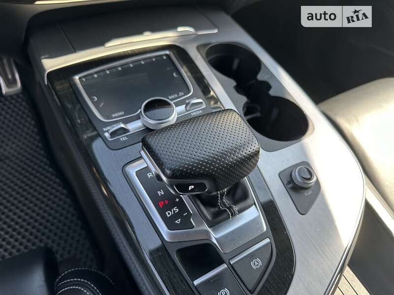 Позашляховик / Кросовер Audi Q7 2016 в Черкасах