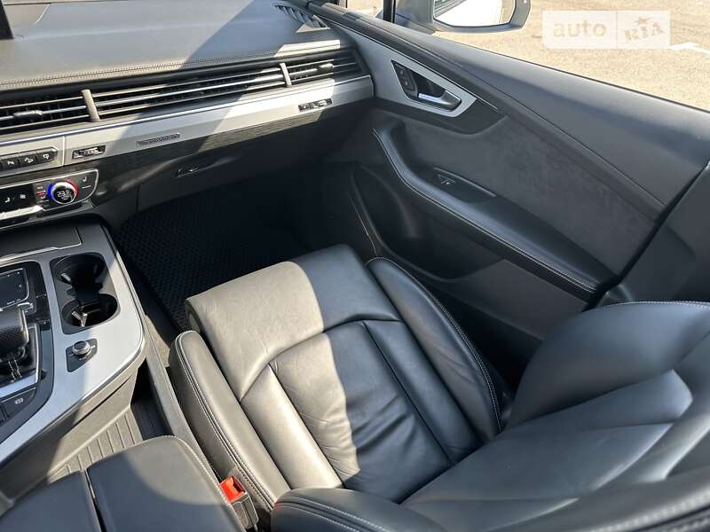Позашляховик / Кросовер Audi Q7 2016 в Черкасах