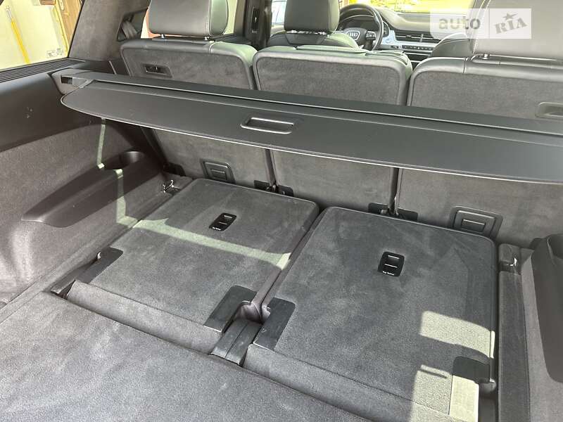 Позашляховик / Кросовер Audi Q7 2016 в Черкасах