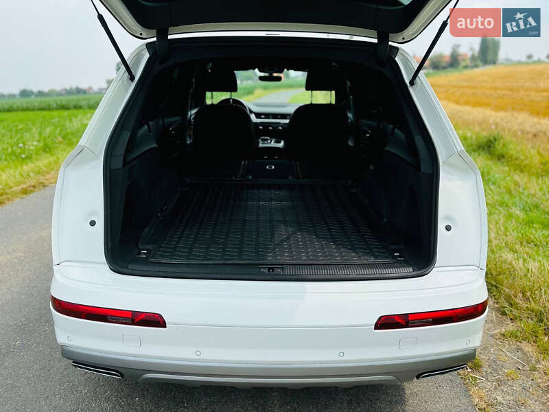 Внедорожник / Кроссовер Audi Q7 2017 в Киеве