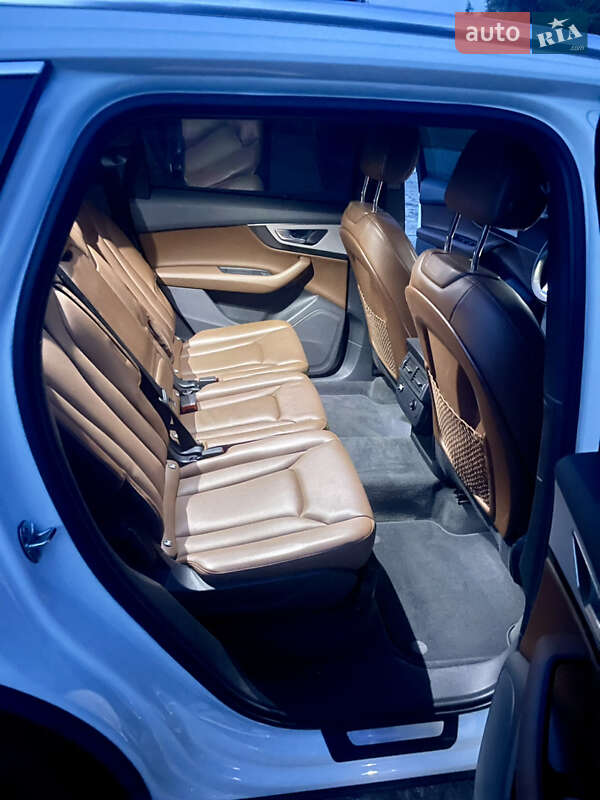 Позашляховик / Кросовер Audi Q7 2017 в Києві фото 8 Позашляховик / Кросовер Audi Q7 2017 в Києві