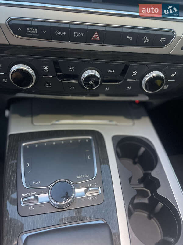 Позашляховик / Кросовер Audi Q7 2017 в Києві фото 18 Позашляховик / Кросовер Audi Q7 2017 в Києві