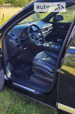 Позашляховик / Кросовер Audi Q7 2016 в 
