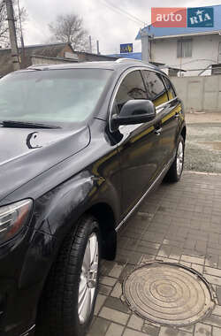 Позашляховик / Кросовер Audi Q7 2010 в 