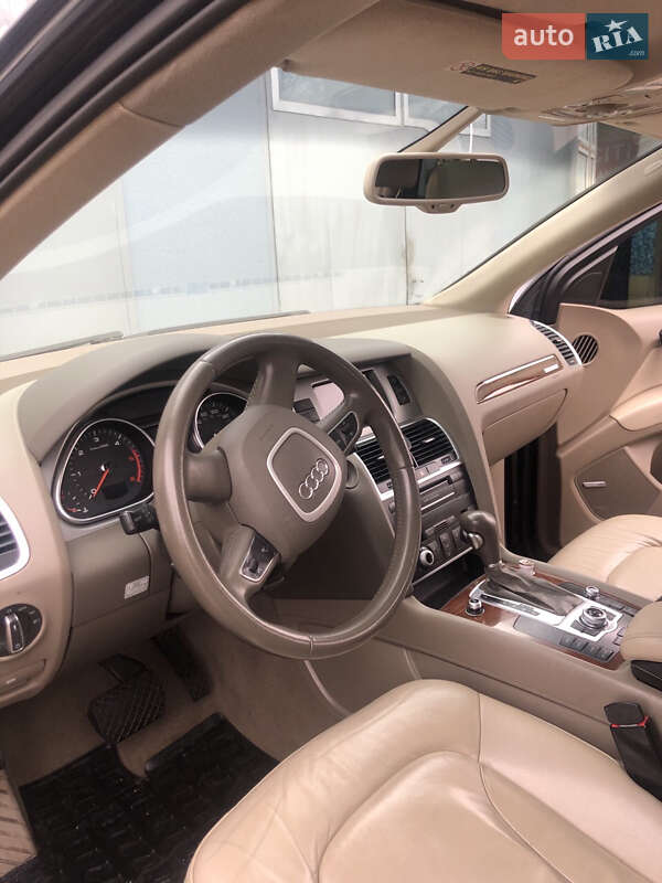 Внедорожник / Кроссовер Audi Q7 2010 в Ирпене