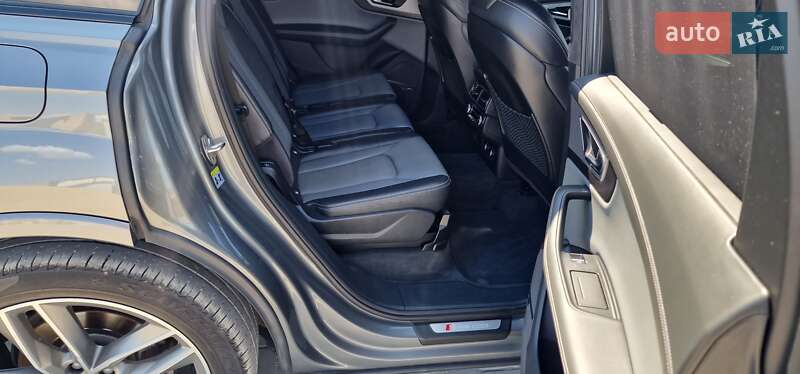 Позашляховик / Кросовер Audi Q7 2018 в Тернополі