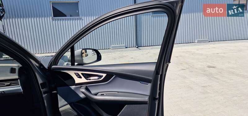 Позашляховик / Кросовер Audi Q7 2018 в Тернополі