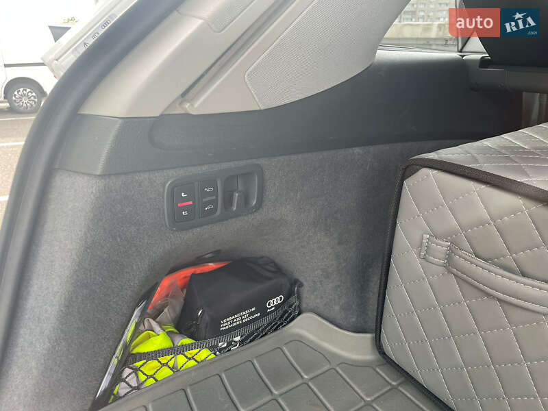 Внедорожник / Кроссовер Audi Q7 2017 в Харькове