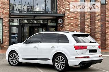 Позашляховик / Кросовер Audi Q7 2015 в Дніпрі