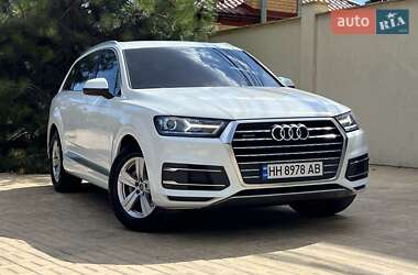 Позашляховик / Кросовер Audi Q7 2016 в 