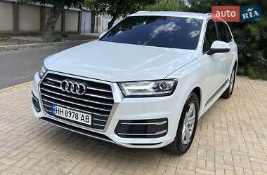 Позашляховик / Кросовер Audi Q7 2016 в 