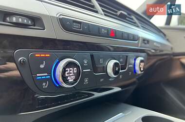 Позашляховик / Кросовер Audi Q7 2016 в 