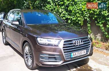 Внедорожник / Кроссовер Audi Q7 2016 в 