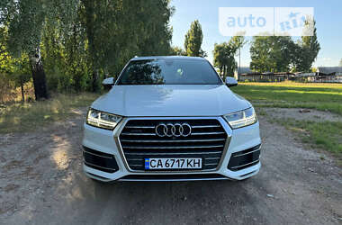 Позашляховик / Кросовер Audi Q7 2017 в Києві