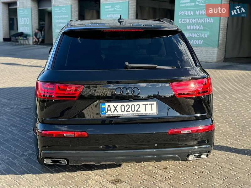 Внедорожник / Кроссовер Audi Q7 2017 в Киеве