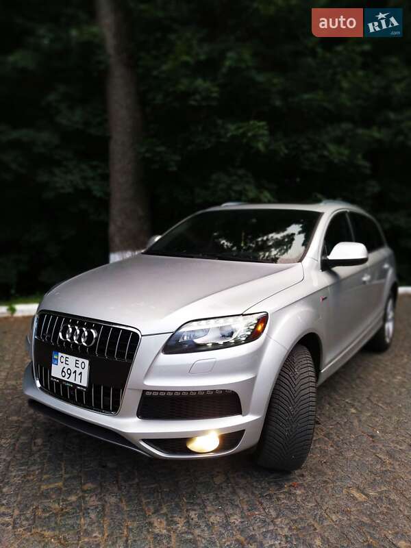 Внедорожник / Кроссовер Audi Q7 2015 в 
