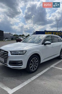 Внедорожник / Кроссовер Audi Q7 2016 в 