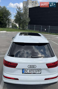 Внедорожник / Кроссовер Audi Q7 2016 в 