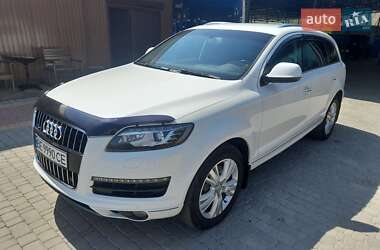 Позашляховик / Кросовер Audi Q7 2015 в 