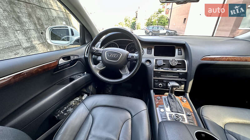 Позашляховик / Кросовер Audi Q7 2014 в Чернівцях