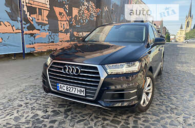 Внедорожник / Кроссовер Audi Q7 2017 в 