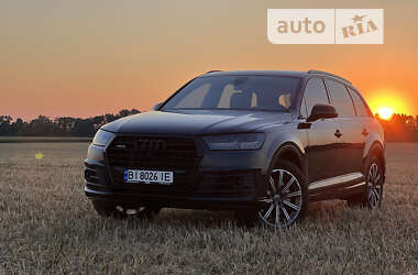 Позашляховик / Кросовер Audi Q7 2017 в Лубнах