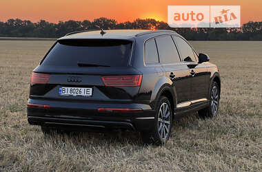 Позашляховик / Кросовер Audi Q7 2017 в Лубнах