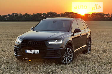 Позашляховик / Кросовер Audi Q7 2017 в Лубнах