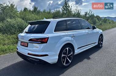 Позашляховик / Кросовер Audi Q7 2020 в 
