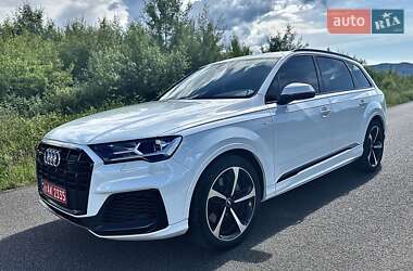 Позашляховик / Кросовер Audi Q7 2020 в 